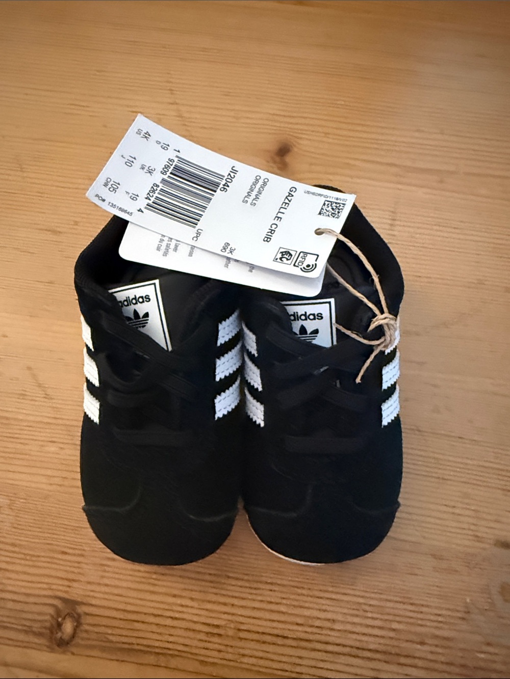adidas Black gazelle crib sneakers size 4